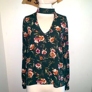 One Clothing Dark Green Floral blouse Size S